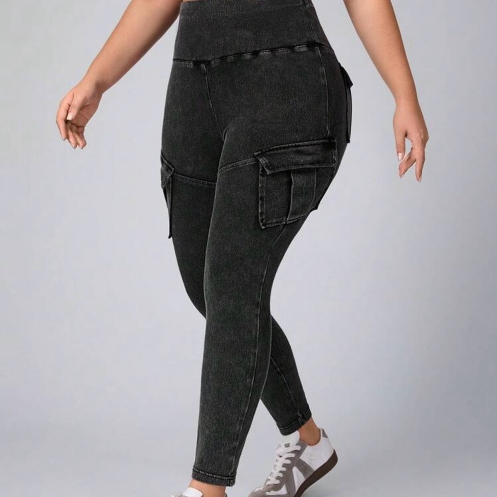 Black Cargo Leggings